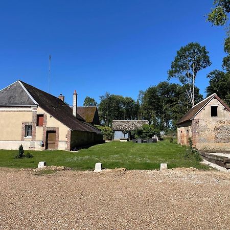 Gite A La Ferme De Sainte Radegonde Lanneray Bagian luar foto