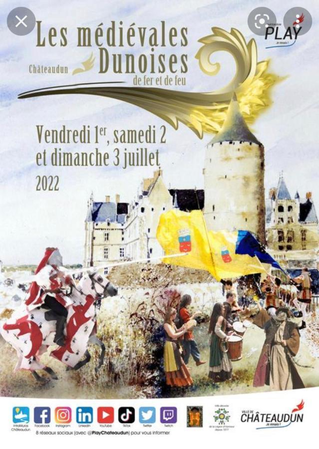 Gite A La Ferme De Sainte Radegonde Lanneray Bagian luar foto