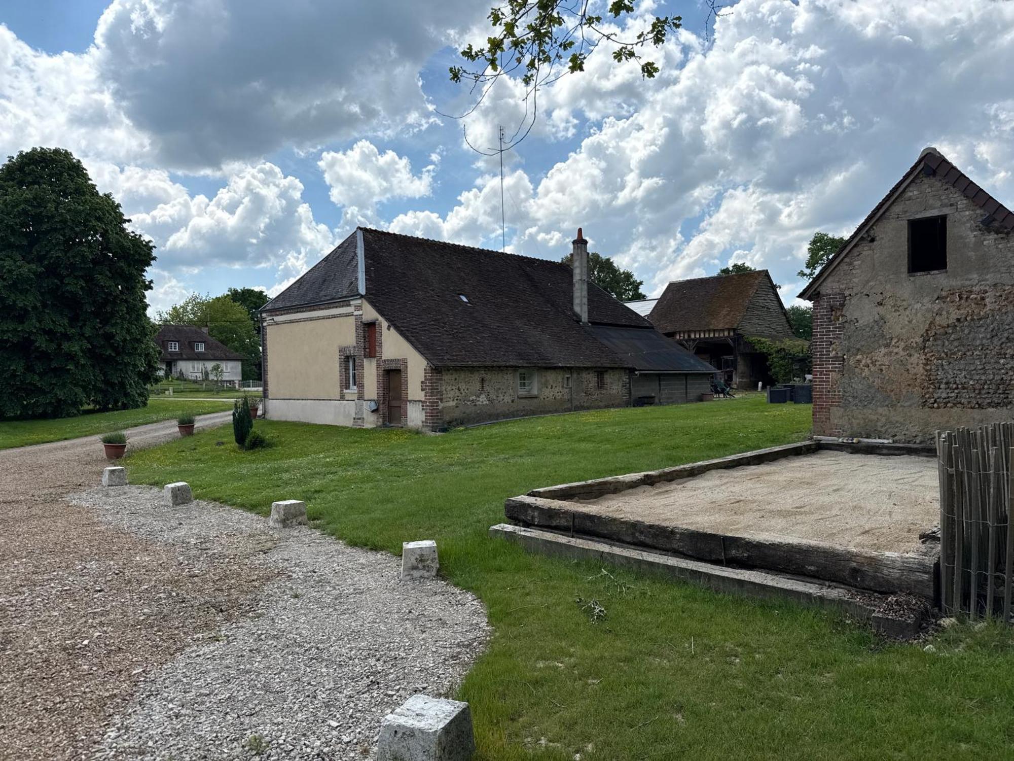 Gite A La Ferme De Sainte Radegonde Lanneray Bagian luar foto